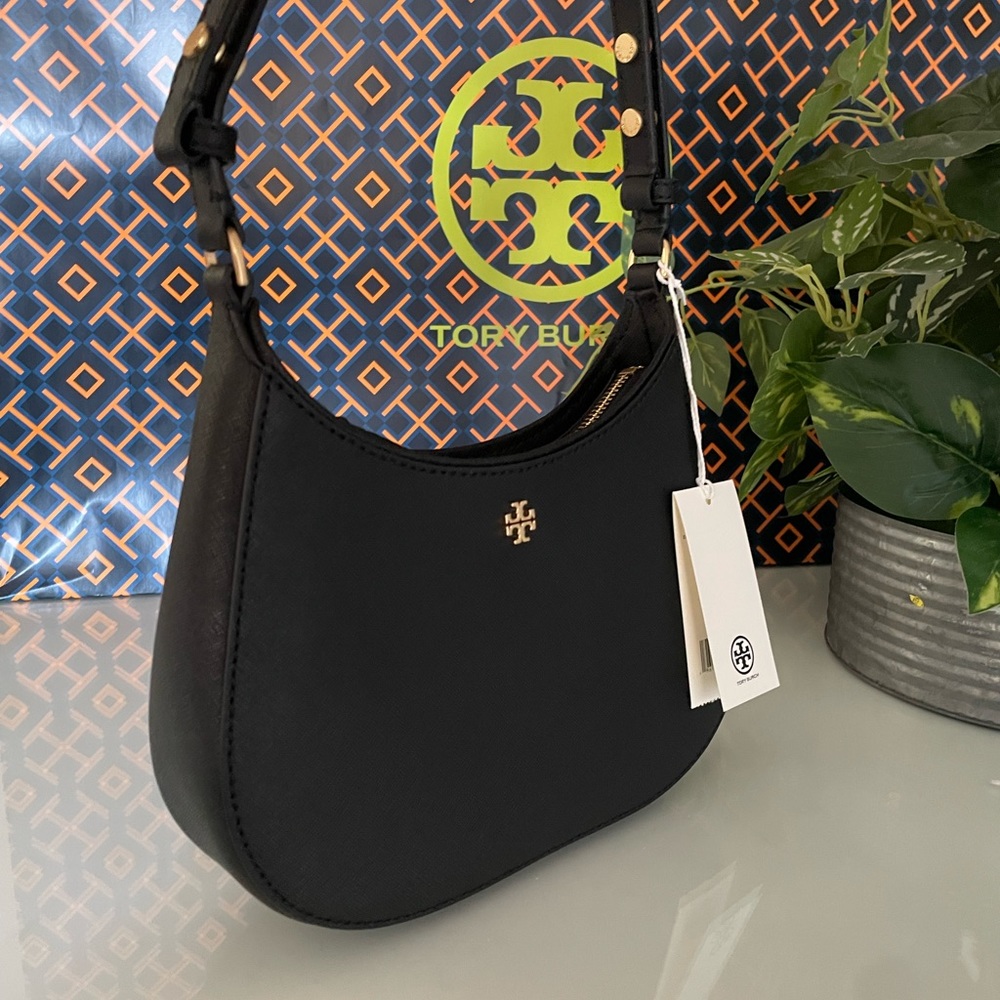 New , Authentic Tory Burch emerson zip shoulder bag